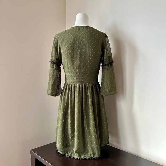 Zara ⎮ Pom Pom V-neck dress - Picture 4 of 10